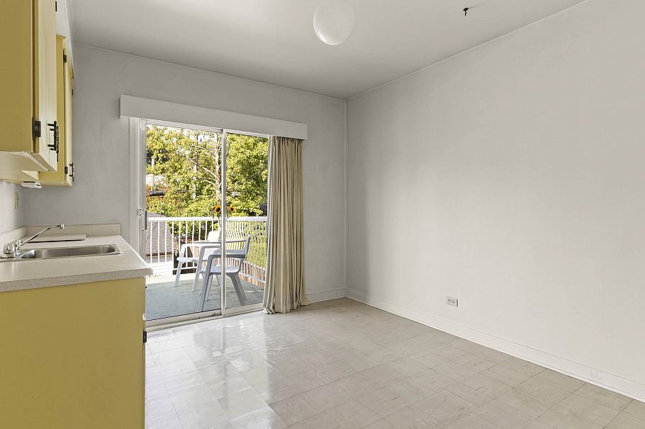 2015 W 13th Avenue Vancouver, BC - 10