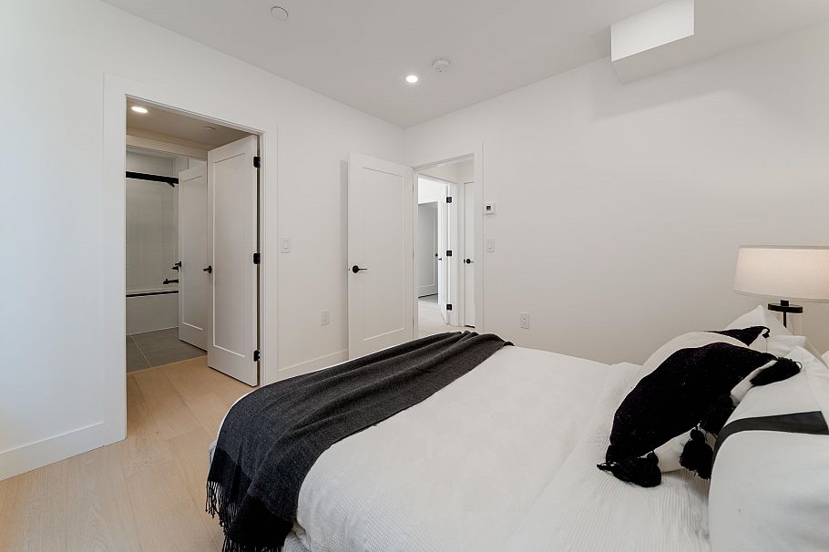 968 W 17th Avenue Vancouver, BC - 20