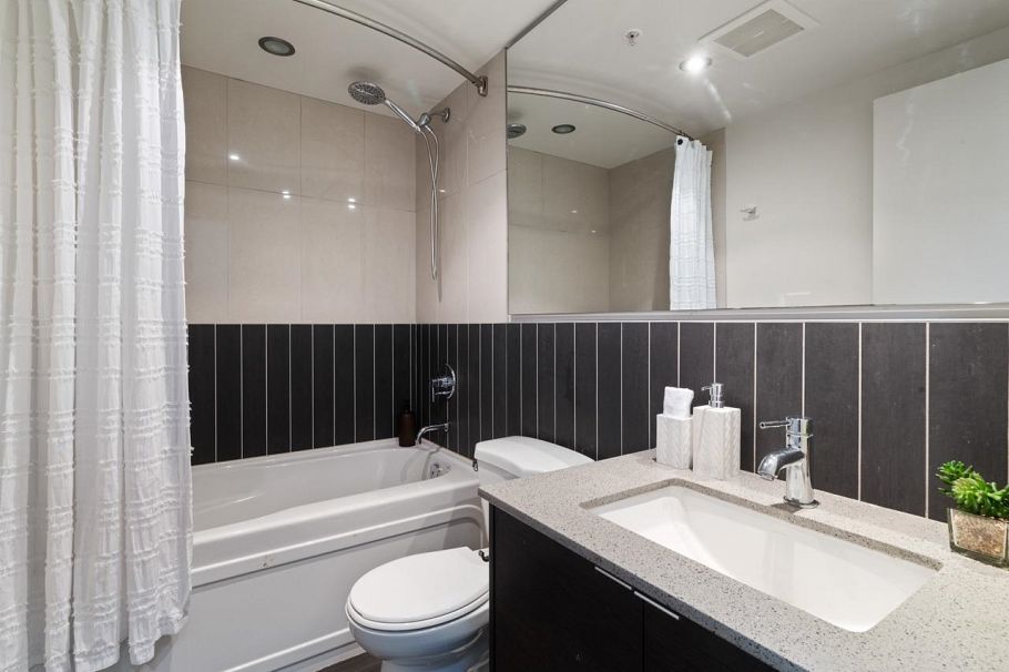 188 Chesterfield Avenue North Vancouver, BC - 27