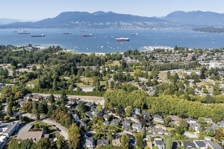 2533 Wallace Crescent Vancouver, BC - 38