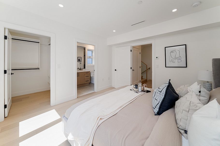 968 W 17th Avenue Vancouver, BC - 26