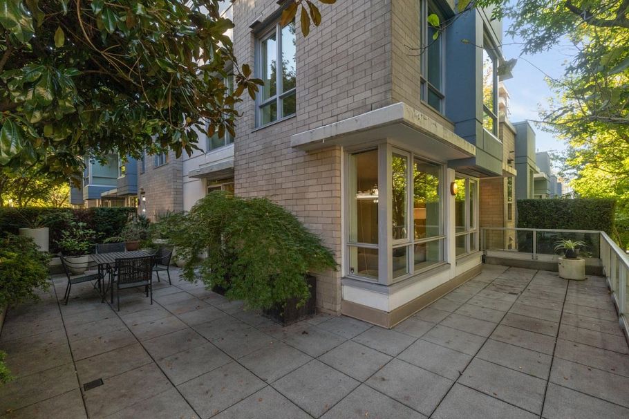 188 Chesterfield Avenue North Vancouver, BC - 15