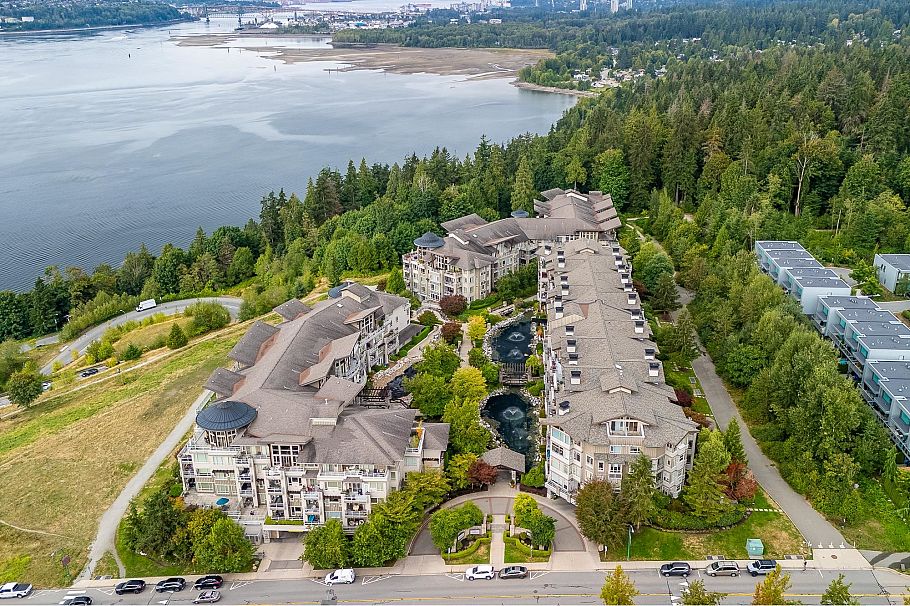 301 560 Raven Woods Drive North Vancouver, BC - 36