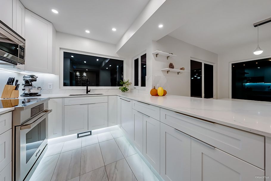 867 Frederick Road North Vancouver, BC - 9