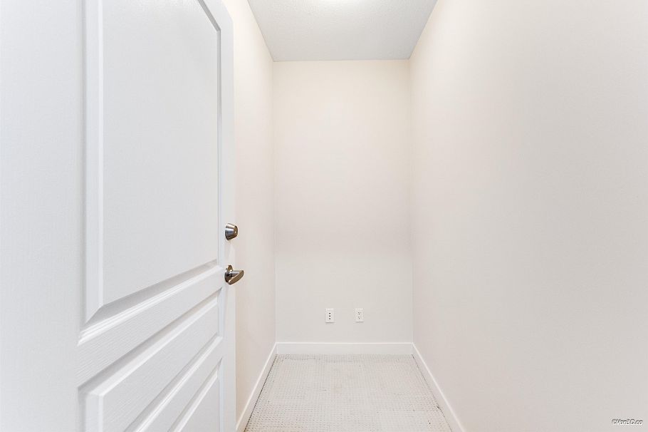 422 4078 Knight Street Vancouver, BC - 4