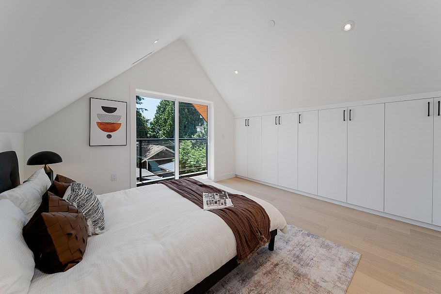 968 W 17th Avenue Vancouver, BC - 30