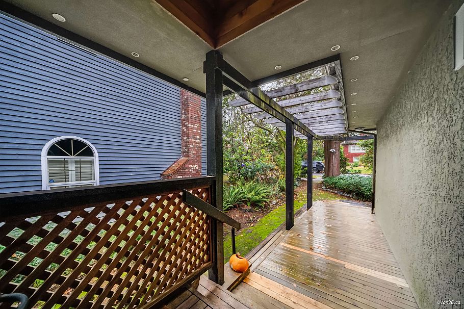 3758 W 35th Avenue Vancouver, BC - 4