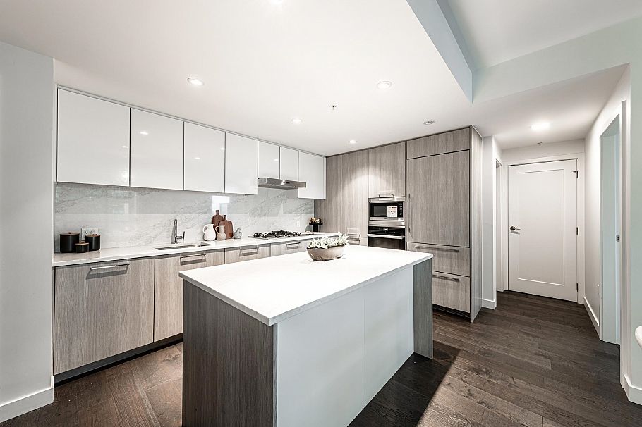 902 3331 No. 3 Road Richmond, BC - 11