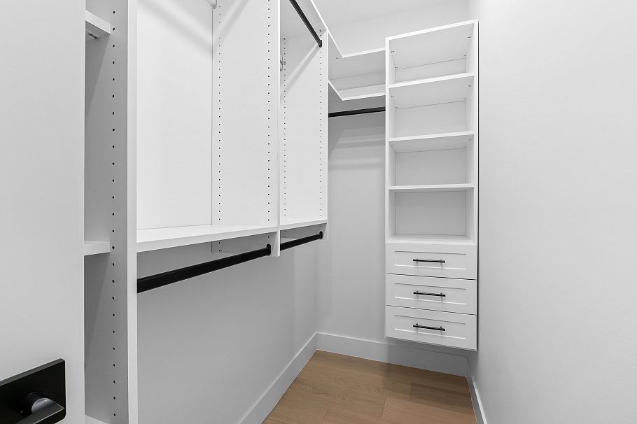 1 1166 E 11th Avenue Vancouver, BC - 24