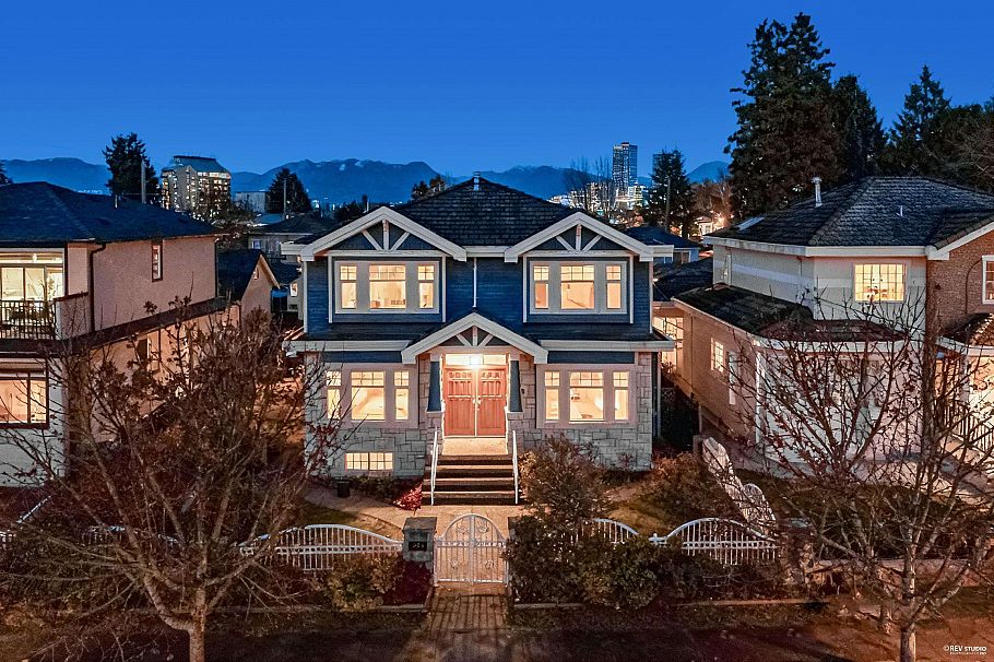 3311 E 44th Avenue Vancouver, BC - 20