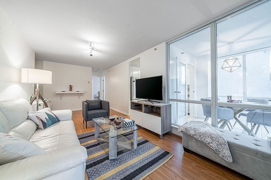 903 1166 Melville Street Vancouver, BC - 1