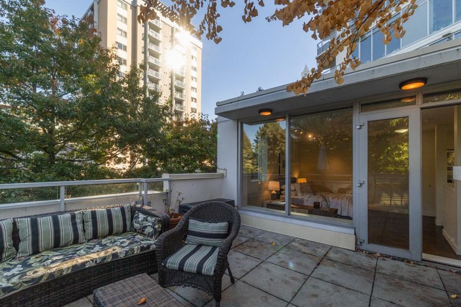 188 Chesterfield Avenue North Vancouver, BC - 33