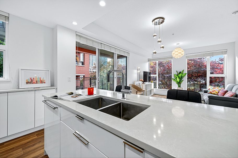 205 7928 Yukon Street Vancouver, BC - 16