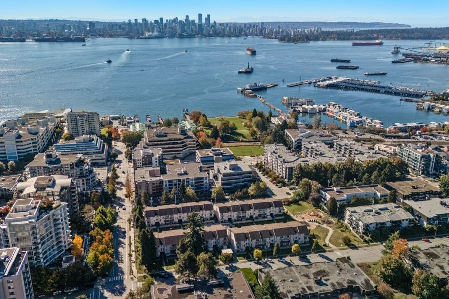 188 Chesterfield Avenue North Vancouver, BC - 38