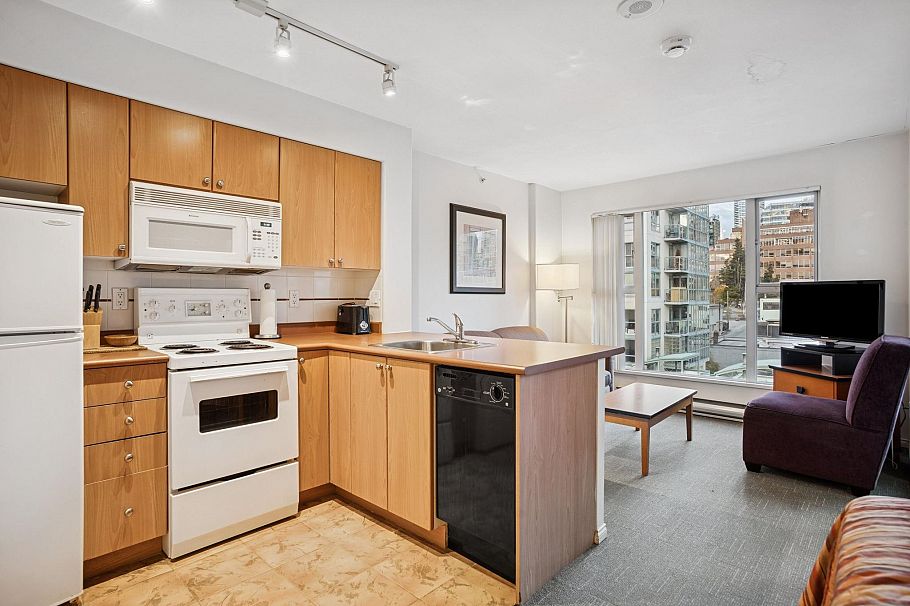 703 910 Beach Avenue Vancouver, BC - 12