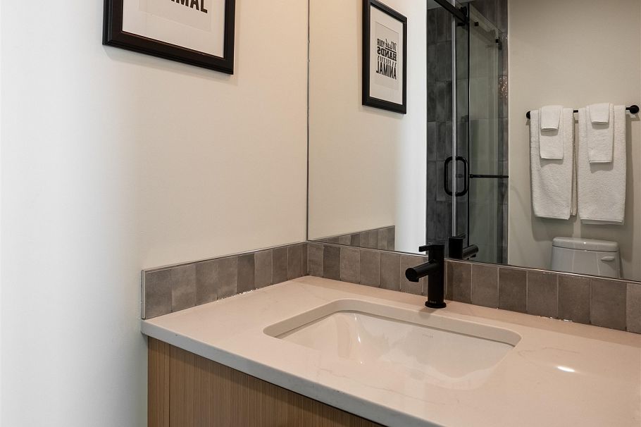 TH8 610 E 3rd Street North Vancouver, BC - 13