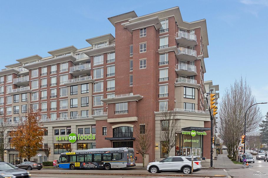 422 4078 Knight Street Vancouver, BC - 1