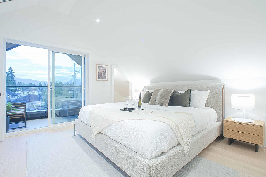 2 2785 W 21 Avenue Vancouver, BC - 22