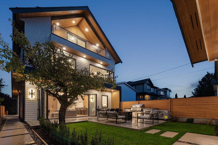 2 312 E 37th Avenue Vancouver, BC - 2