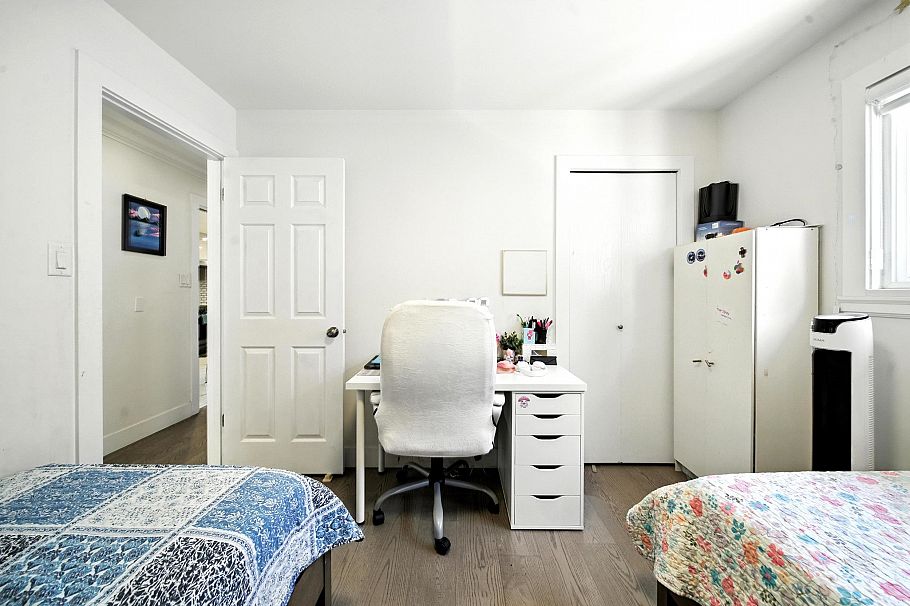 2545 E 43rd Avenue Vancouver, BC - 8