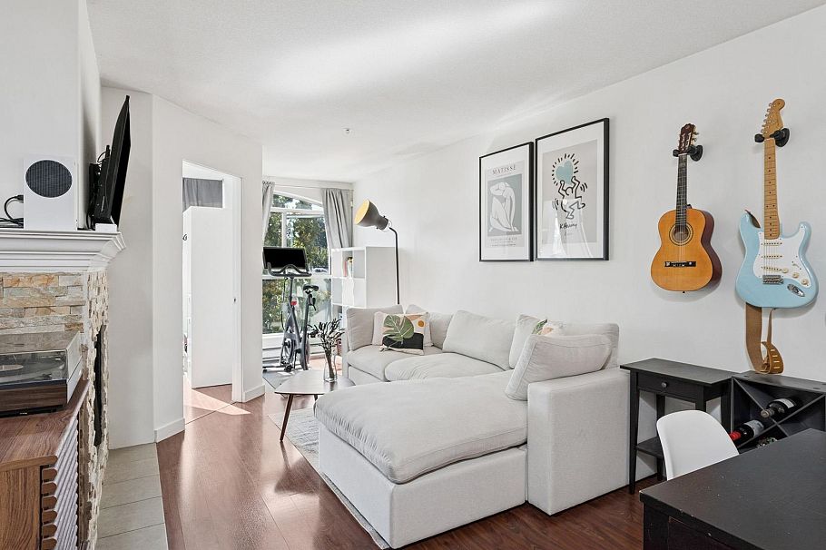 303 189 E 16th Avenue Vancouver, BC - 2