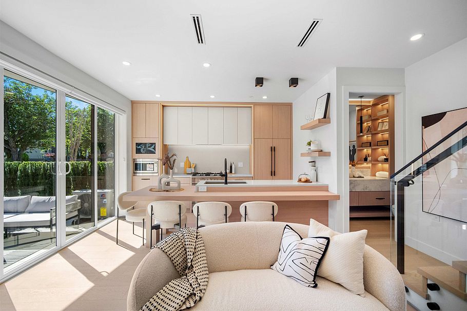 1 5033 Prince Albert Street Vancouver, BC - 2