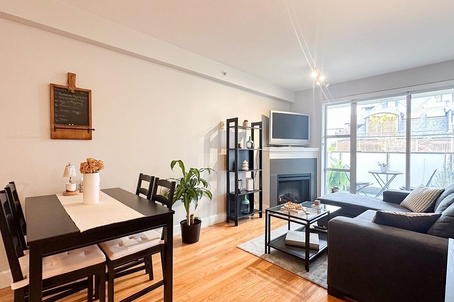 411 3811 Hastings Street Burnaby, BC - 1