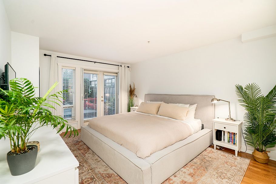 2460 Sasamat Street Vancouver, BC - 12