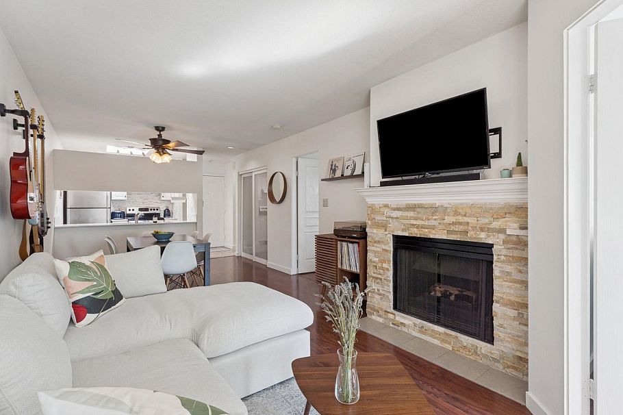 303 189 E 16th Avenue Vancouver, BC - 3