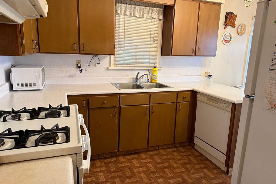 3140 E 52nd Avenue Vancouver, BC - 12