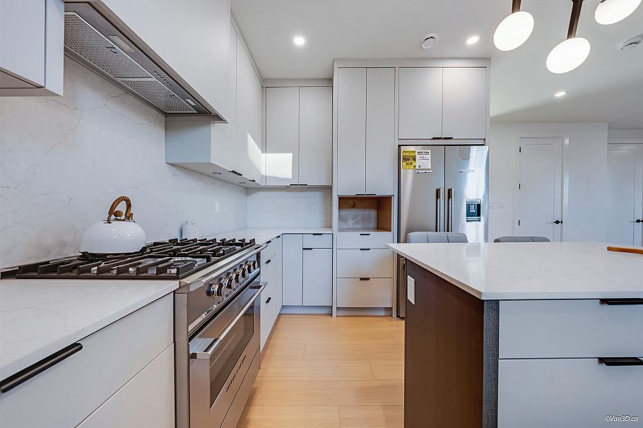 4 4211 Graveley Street Burnaby, BC - 10