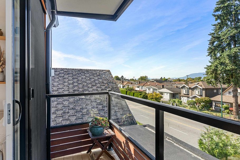 2286 E 33rd Avenue Vancouver, BC - 12