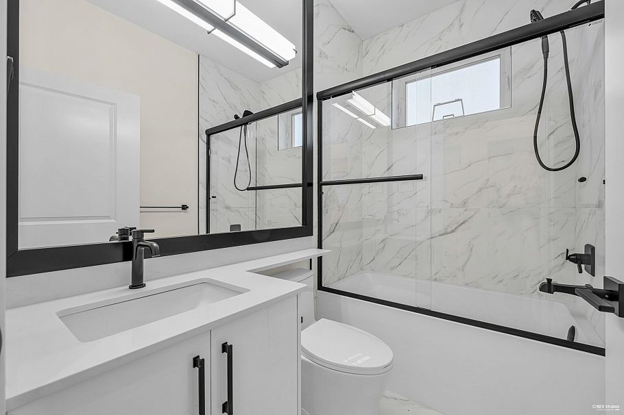 1 3090 Vanness Avenue Vancouver, BC - 18