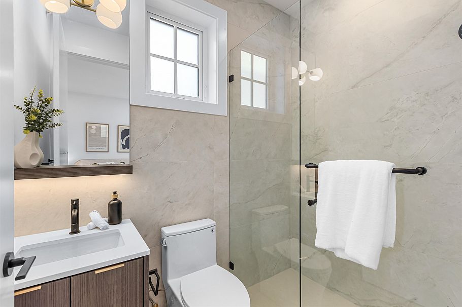 544 E 46th Avenue Vancouver, BC - 14