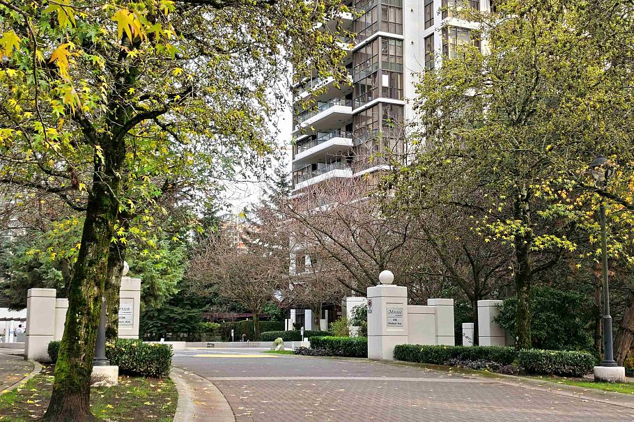 TH16 2089 Rosser Avenue Burnaby, BC - 23