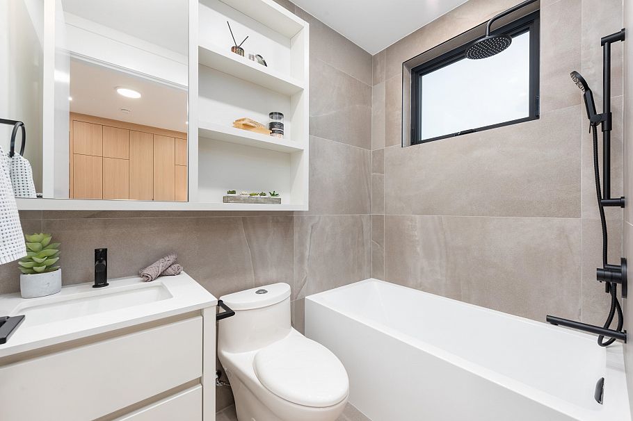 1 312 E 37 Avenue Vancouver, BC - 24