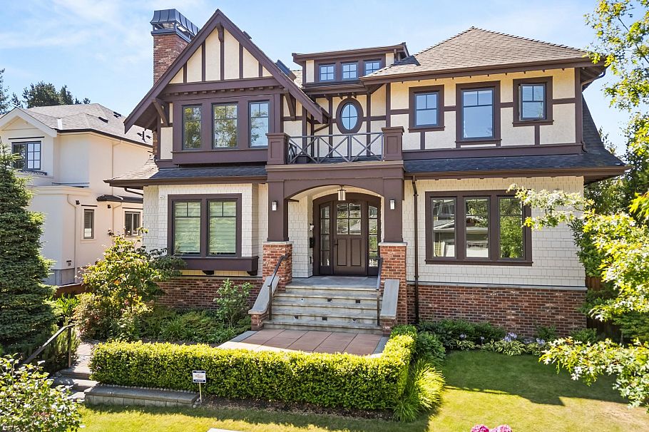 3838 W 50th Avenue Vancouver, BC - 2