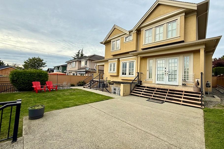 2228 W 22nd Avenue Vancouver, BC - 24