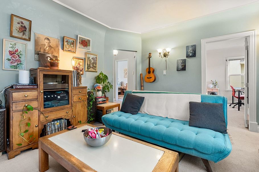 831 E 38th Avenue Vancouver, BC - 4