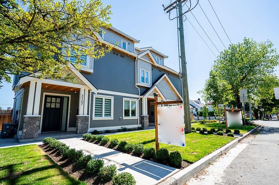 2107 E 33rd Avenue Vancouver, BC - 26