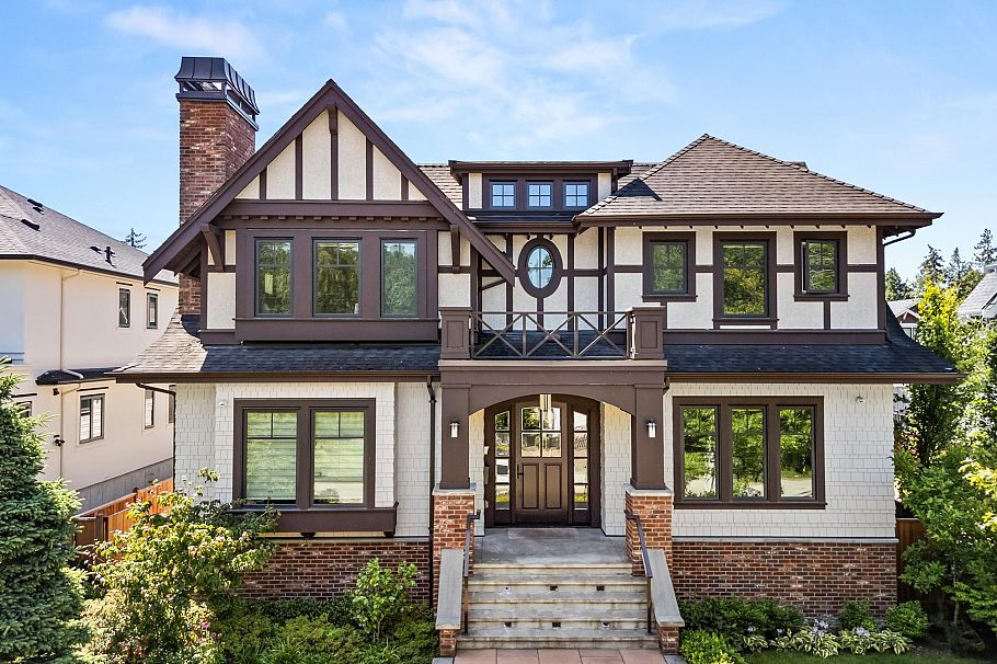 3838 W 50th Avenue Vancouver, BC - 1