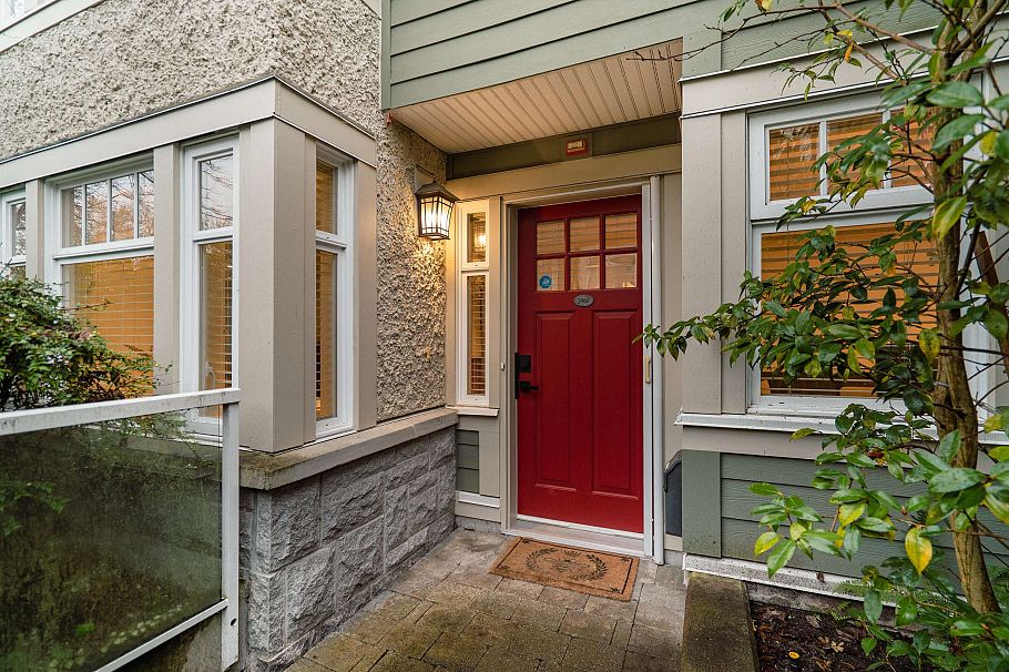 2460 Sasamat Street Vancouver, BC - 28