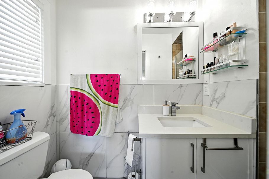 2545 E 43rd Avenue Vancouver, BC - 13