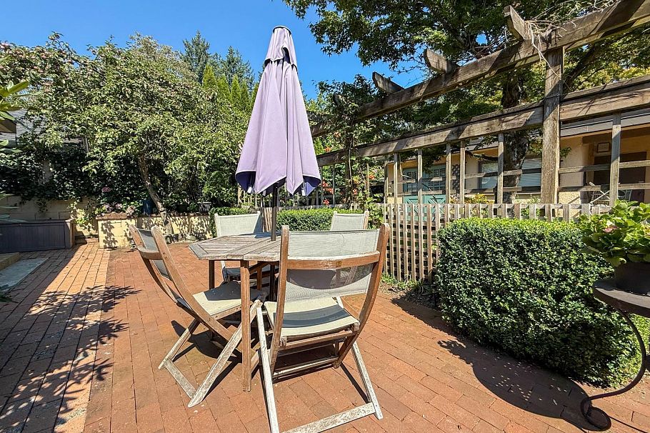 Withheld WITHHELD, North Vancouver BC V7P 2J7 North Vancouver, BC - 29