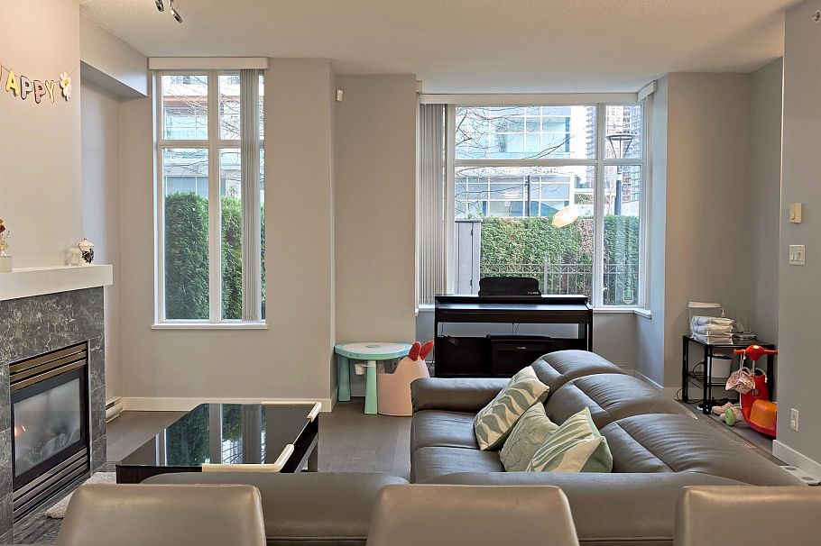 TH16 2089 Rosser Avenue Burnaby, BC - 5