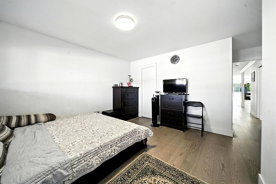 2545 E 43rd Avenue Vancouver, BC - 12