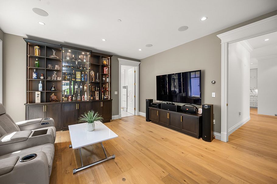 3838 W 50th Avenue Vancouver, BC - 11