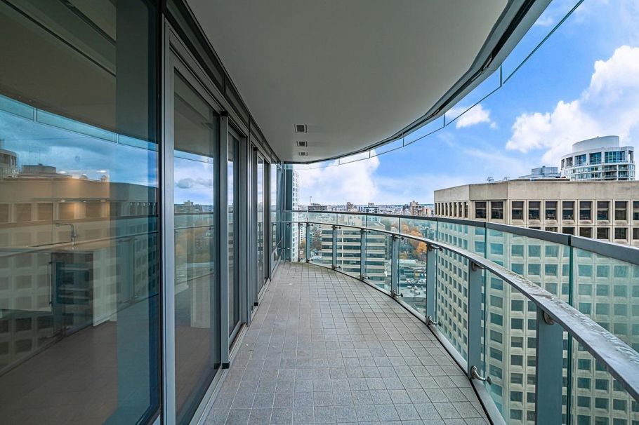 2705 1151 W Georgia Street Vancouver, BC - 25