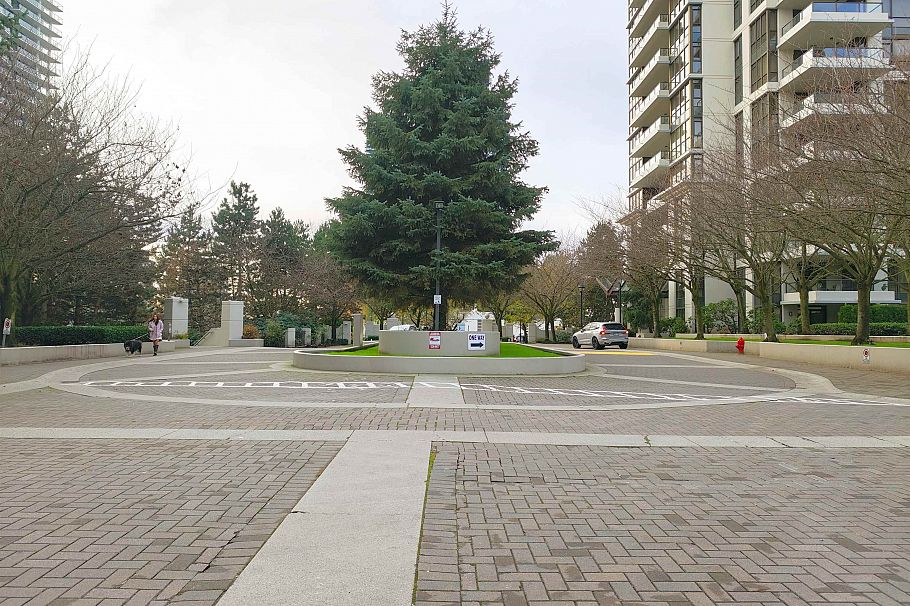 TH16 2089 Rosser Avenue Burnaby, BC - 24