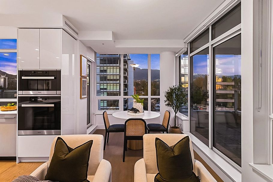 1301 1675 Lions Gate Lane North Vancouver, BC - 24